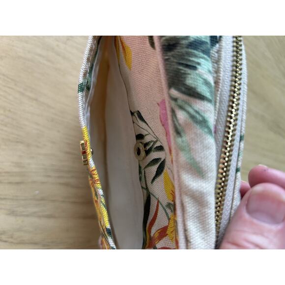 BAN.DO GETAWAY TOILETRY COSMETIC BAG .wish You We’re Here. Makeup. Flowers Bando - Picture 5 of 8